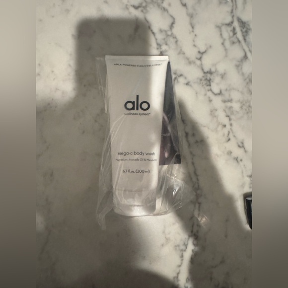 ALO Yoga Other - - NWT ALO YOGA MEGA C BODY WASH